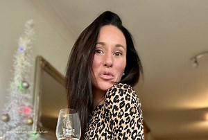 Painting my toenails - Kelly Hart Official Profile | LoyalFans