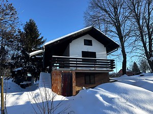 Vikendica sa zemljištem 3.935 m2, Čepelovac