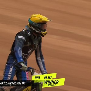 "The roof nearly came off the stadium!" Polish wildcard Kowalksi gets his first Speedway GP win and he does it in front of a home crowd 👏 | FIM Speedway Grand Prix