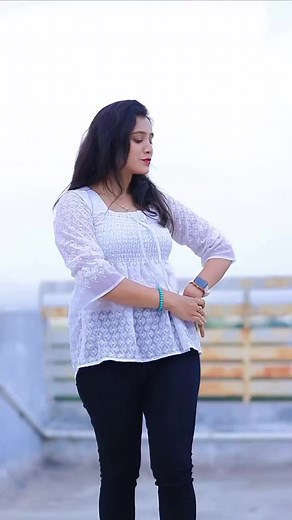 Matki dikha ru fodke..😍😄 VC- @mayur_kudalkar_photography #poojachavan9855 #bollywodsong #evergreen #virel #explore | Pooja Chavan