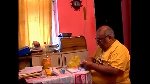 Ce faci când nu mai poți ține pasul cu orașul în care trăiești? „Moartea lui Iosif Zagor”, care va fi proiectat mâine în deschiderea Festivalului One World Romania, vorbește despre accesul din ce în ce mai dificil la locuințe al persoanelor vulnerabile sau marginale, dar și procesele de evacuare ale acestora și modurile abuzive în care au ele loc. 📌 Vino de la ora 19:00 la Cinemateca Eforie pentru a descoperi povestea lui Iosif Zagor, care și-a documentat ultimii patru ani de viață, singurătate