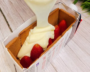 12 reactions | Cake in a milk carton | cookies and strawberries | Fox TV | Facebook