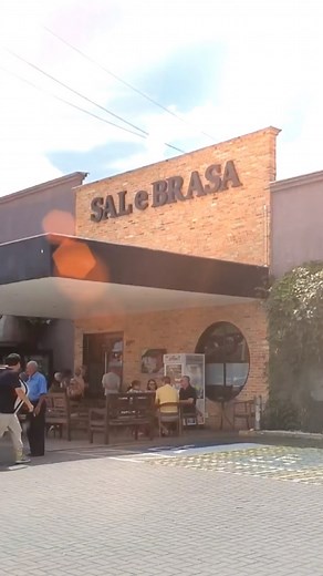 Você já conhece a Sal e Brasa? A equipe da Sara Brasil super aprova 🙌🏼😱 ♨️ ALMOÇO Segunda a Quinta-Feira_ R$ 72,90 Sexta e Sábado_ R$ 76,90 Domingo, Feriados e Datas comemorativas _R$ 89,90 ♨️ JANTAR: Domingo a Quinta- _ R$72,90 Sexta e Sábado_R$ 76,90 Se tiver alguma dúvida poderá estar entrando em contato por ligação no telefone: (41) 3077-7983 ⚠️ Funcionamento 🔸 Reservas via whatsapp 🔸Segunda a sexta até 17h 🔸Sábado até 12h #sarabrasilcuritiba #sarabrasilindica #sarabrasilaprova #visita