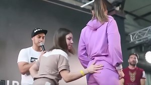 'Booty Slapping Championship’ Takes Over Russia after the ‘Successful’ Face Slapping Challenge in Siberian Power Show 2019 (Watch Video) | 👍 LatestLY