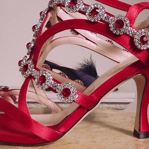 13 reactions | The #MATCHESFASHION Gift Guide is here – discover everything from classic gifts to thoughtful gestures: https://bddy.me/3lAfYiP.. | MATCHES | Facebook