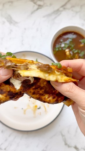 Barria Tacos Taco Beef filling 1kg Beef Chuck 2 tomatoes 2 yellow onions Whole head of garlic peeled 2 chicken stock cubes 1 jar of Chipotle in Adobo Sauce 1 tablespoon of salt 1 tablespoon of ground cumin 4 dried pasila chilli (stems and seeds removed) 5 bay leaves 2 litres of boiling water (May need more later) Tacos toppings Chopped coriander 1 white onion diced finely Mexican cheese blend Fresh lime Sear your meat and put aside. In a large pot add the rest of the ingredients except the bay l