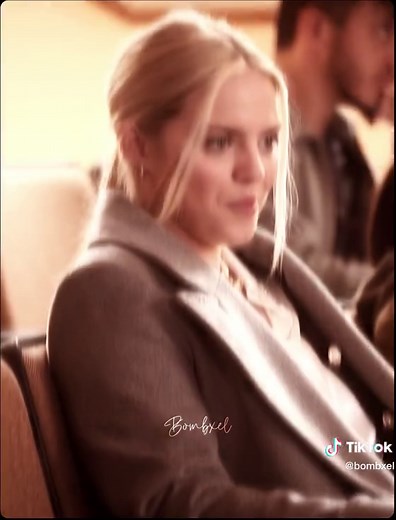 Leighton Murray and Renee Rapp Cropped Clips: College Girls Kiss Scenes