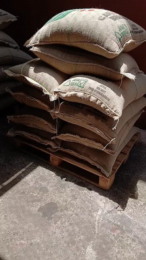 Cafe do Brasil ☕️ #cafeteria #cafe #coffeelover #coffee #coffeeshop #specialitycoffee #barista #coffeetime #coffinnails #coffeeholic | Matias Javier Cajaraville