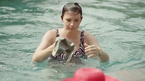 Woman Swimming Pool Sets Wet Newspaper: стоковое видео (без лицензионных платежей), 13598249 | Shutterstock