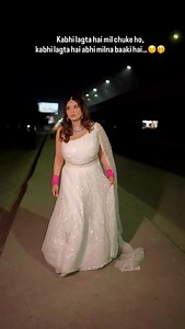 156K views · 2.2K reactions | Na yeh keh sakti hoon ki tum mile nahi.. na yeh maan sakti hoon ki tum ho… bas isi beech kahin.. hum chal rahe hain.. #DarBadar #DhoondteHaiHum #UnsaidFeelings #SilentLove #EmotionalReel #HindiReels #MysteryVibes #SoftGirlEra #LateNightFeels #LoveOrLonely #InBetween #ReelLife #TrendingReels #ExplorePage #ViralReels #IndianReels #DesiVibes #hearttalks | 픊픦픫픫픦 | Facebook