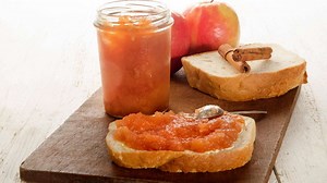 Herbstliche Apfelmarmelade mit Zimt – schnell und einfach