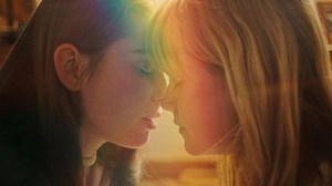 🏳️‍🌈 LA PROMESSE D'UN ÉTÉ DISPONIBLE EN DVD & VOD PARTOUT MAIS SURTOUT CHEZ OUTPLAY 👩‍❤️‍👩☀️🇦🇺 “Un film intemporel qui nous rappelle Virgin Suicides de Sofia Coppola” THE FILM MAGAZINE 🍿 (Re)découvrez ce coming of age doux et estival, disponible en DVD sur outplay.fr et en VOD sur outplayvod.fr 📀💻 | Outplay
