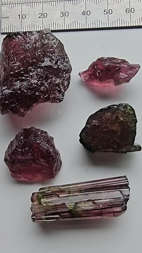 BRAZILIAN RUBELLITE TOURMALINES 💎 Total Weight: 74.10 grams 📏 Individual Sizes: From 31.20g to 5g 🔥 Treatment: Unheated / Untreated – 100% Natural 🔍 Clarity: Slight to Moderately Included 🌍 Origin: Minas Gerais, Brazil 📦 Perfect for cutting, custom jewelry, or collecting! ➡️ DM for pricing or further details 📩 Worldwide shipping available ✅ Ideal For: Gem Dealers Jewelry Designers Lapidary Artists Collectors 📸 High-resolution photos & videos available on request. #yaqoobgems #Rubellite #