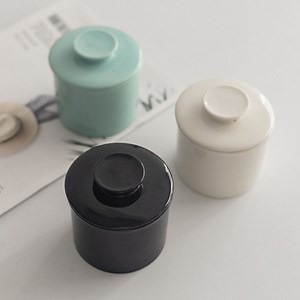 [Hot Item] Porcelain French Butter Dish with Lid Butter Container Mi29854