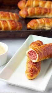 1.2K views | Homemade Pretzel Dogs – Auntie Anne’s Pretzel Dogs Copycat Recipe This Homemade Pretzel Dogs recipe is the best one you are going to find! It is the perfect Auntie Anne’s Pretzel Dogs Copycat Recipe and easy to make too! https://www.midgetmomma.com/pretzel-hot-dog/ #hotdog #pretzel #pretzeldog #copycatrecipe #auntieanne #lunch #snack #snackrecipes #lunchrecipes | MidgetMomma.com | Facebook