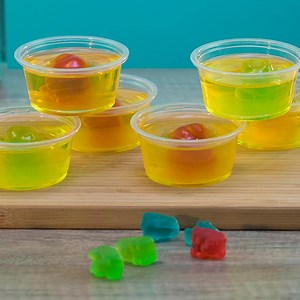 These jello shots are full of gummy bears! | Tipsy Bartender