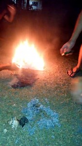 6.1K views · 31 reactions | Belon Udara Panas DIY guna Kertas Surat Khabar. *SK zaman kecik2 selalu buat, yelah kita tinggal kampung, xde masalah.. budak2 sekarang rasanya tak tahu mende2 ni.. Amaran: Bermain dengan api adalah merbahaya. Kredit video: الوع فروجيك | Pen Hitam Dot Com | Facebook