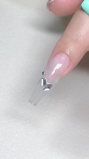 Long nail design with gem press on #longnaildesigns #nailsoftheday #nailstagram | 홏홖황황홤홤홨 | Facebook
