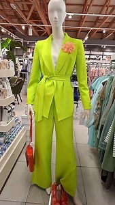 李Limonkowy komplet z połączeniem pomarańczowego李 Komplet Rozmiar 38, Cena 459zł 李Buty李 Rozmiar 39, 39, 40, 40 Cena 539zł 李Torebka李 Cena 79zł | Butik La Moda Miechów | Facebook