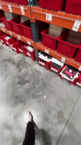 Help settle the debate: is this MacBook Pink or Gold? | Plug - Shop Tech