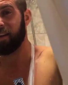 Jon Dorenbos' first shower since open heart surgery ❤️ http://cbsloc.al/2ykC7f8 | Sportsradio WIP