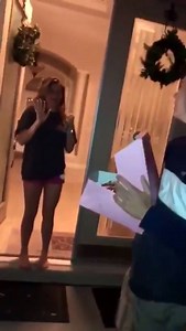 Knocking a random door and asking for prom | ClipClaps