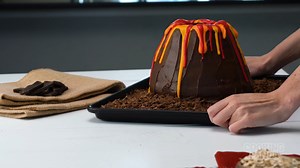 🌋 Get ready to ignite your dessert cravings! Picture a luscious molten center, oozing with decadence. This sweet sensation is pure bliss! 🔥 | Baking Panda