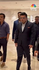 Why is his gait so weird. Look at how Gautam Gambhir is walking, for comparison.