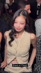 [231003] #JENNIE at the #CHANEL Spring-Summer 2024 Ready-to-Wear show JENNIE AT CHANEL PFW #JENNIExCHANELSS24 #CHANELSpringSummer #CHANELShow Cr./ JennieDCGallery | อันยองวายจี