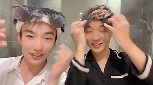 Gay Couple Night Routine💗 How do two boys sleep together SO SWEET 两个男孩子的夜间日常 | Family Boy