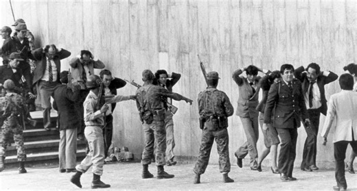 40 años de la toma del Palacio de Justicia: una herida abierta que sigue dividiendo a Colombia