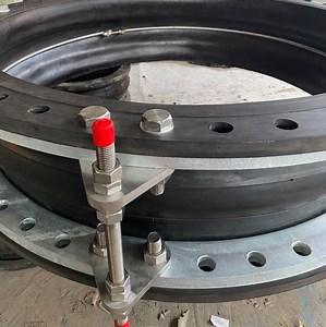 [Hot Item] 64''din Hypalon Flanged Flexible Rubber Expansion Joint Compensator