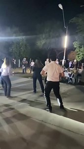 3K views · 68 reactions | -"¿Que pdo por que no han servido la cena... ?" - El mesero... #Meseros #Mesero #country #showparty #dancing #dancingChallenge #cena #videomemes Johnny Alvarezdj | Johnny AlvarezDj | Facebook