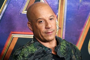 Vin Diesel egy bárban énekelt, aztán leütött egy testőrt – videó