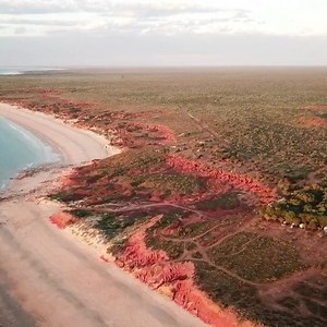 Location Lowdown: Barn Hill Station Stay (Thangoo) Tonight we have the privilege of camping atop the cliffs at Barn Hill with a gentle breeze blowing & next to no one around. It's very early in the season but don't get me wrong, this place does get busy! In recent years Barn Hill has taken off with a devout following of travellers stopping in on their Kimberley Pilgrimages. We're a few hundred KM past the popular 80 mile beach & admittedly, we've never stopped here because of its proximity to Br