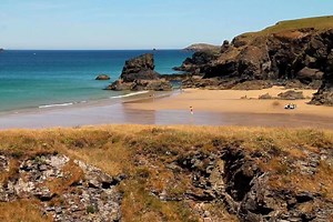 With Valentine's Day just around the corner, why not treat your loved one to a romantic weekend in Lobster Pot, a stunning coastal cabin in #Porthcothan, with 11 beaches within easy reach. This is one of our most romantic properties in our portfolio, available for 3 nights or more from £279 #behere #Cornwall https://bit.ly/2GBwpqX | Beach Retreats