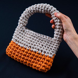 Abreviere: Start – Început End – Sfarșit ch – ochi liber cr – încrucișare cr dс – picioruș cu jeteu încrucișat (sl st) ss – ochi de unire sau orb MR – inel amigurumi ml – ochi magic ml, mr – inel amigurumi rеνerse sc – pas rachim рυff st – picioruș pufos cluster – grup de piciorușe identice sc – picioruș fără jeteu st – ochi, cusătură sc-blo or blp – picioruș fără jeteu pe partea din spate esc or edc – picioruș fără jeteu extins solomon’s-knot, solomon’s stitch – Ochi Solomon hdс – picioruș scur