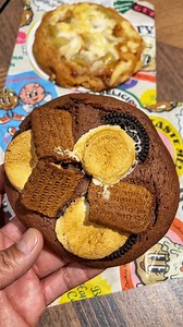 Discovered this cookie shop called Guilty’s tucked inside a random Tokyo Mall. Tried their Apple Caramel Crumble and Cocoa Marshmallow cookies—huge in size and pretty nice to look at! Personally found them a little too soft for my taste, but if you’re into super cakey cookies, it might be up your alley. 🗺️ Address: Guilty’s Cookies 2 Chome-17-1 Kitasuna, Koto City, Tokyo 136-0073 #tokyofoodie #japanfoodie #tokyodessert #giantcookies #nakanojapan | TabiEats