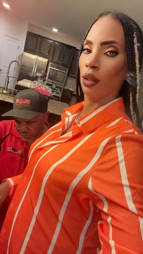 Social media doesn't ruin marriages — acting single while married does. Let's be clear: the app isn't the problem, your actions are #marriedlife | Bailey-Butts Dorothea