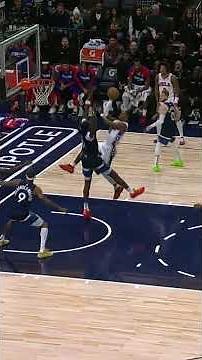 Lonnie Walker Through the Contact 💪