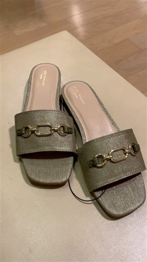 Summer slide sandals 📍Ann Taylor #Shopping #NHshopping #MerrimackPremiumOutlets #OutletFinds | Merrimack Premium Outlets
