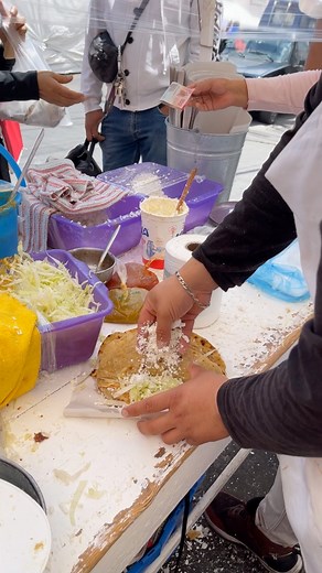 12K views · 162 reactions | Huaraches callejeras #food #foodie #gastronomia | Puros Antojos | Facebook