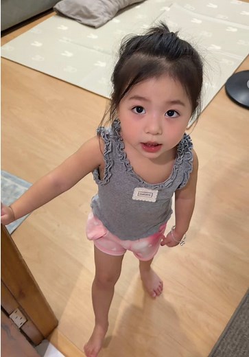 Adik Naa Mau Dipeluk Lyora Beverly