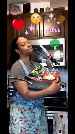 Hello everyone this is my new cooking video of me cooking steak 🥩smothered in gravy mashed potatoes 🥔 and broccoli 🥦 for dinner please make sure you share like comment and subscribe to my YouTube channel LeJohn Bryson facebook LeJohn Bryson Instagram LeJohn b TikTok LEJOHN Bryson I know you guys will enjoy it very much stay tuned for more from me love you all #cooking #dinner #dinnertime #mealprep #yummyfood #food #doityourself #steak #gravy #mashedpotatoes #broccoli #viralvideoシ #fypシ゚viralシ