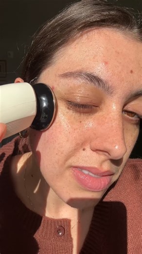 I’ll be Botox-free another year! Use the code OMAYMA for $20 off!! Comment FLARE and I’ll send you the link! I’m obsessed with the #INIAFLARE beauty device- this is K Beauty at its finest…! Worth the hype ♥️✨💞 #iniareview #iniamicrocurrent #antiagingdevice #glowskin | Omayma Ramzy