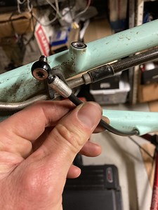 How to remove brake hose banjo bolt