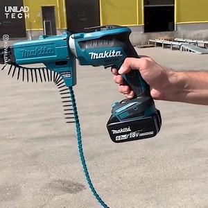 This autofeed screwdriver gives you the ultimate operation efficiency 👷👷‍♀️ | UNILAD Tech