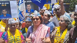 Mumbai President Preeti Sharma Menon at the joint nomination rally of INDIA-MVA candidates Amol Kirtikar (Shiv Sena UBT) & Bhushan Patil (INC) | Aam Aadmi Party Mumbai