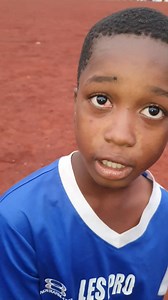 🚨 La réaction de ce petit après notre match face à Arsyf hier, qui un club de division a failli me faire pleurer, un enfant, qui a cette faculté d'analyser un match ainsi, j'étais ému, il a aussi souligné le talent de notre jeune attaquant Amadou Diallo Mbappé et notre Milieu Aboubacar Condé Valverdre. Après l'interview, il m'a savoir, qu'il joue au foot aussi comme milieu 10 meneur. Académie Guibelsport 🤍🙏🏿🇬🇳 | Hamid Nolimite