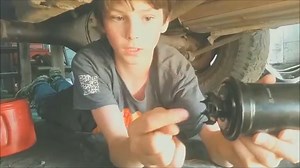 FUEL FILTER REPLACEMENT...EASY HOW TO...(suzuki, sidekick, sunrunner, vitara, escudo )